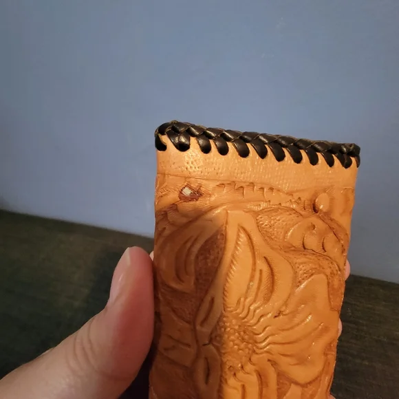 ❗CLOSET LIQUIDATION❗️Vintage tooled leather key holder - Picture 11 of 11